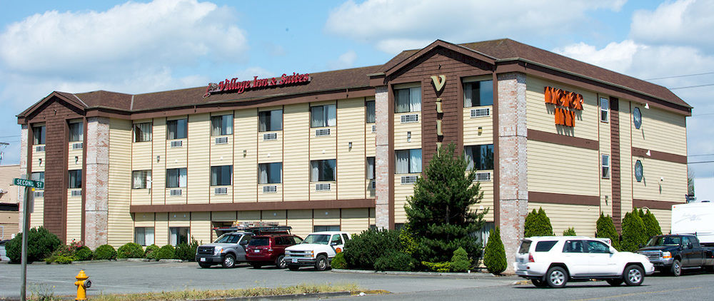 Village Inn & Suites מריסוויל מראה חיצוני תמונה